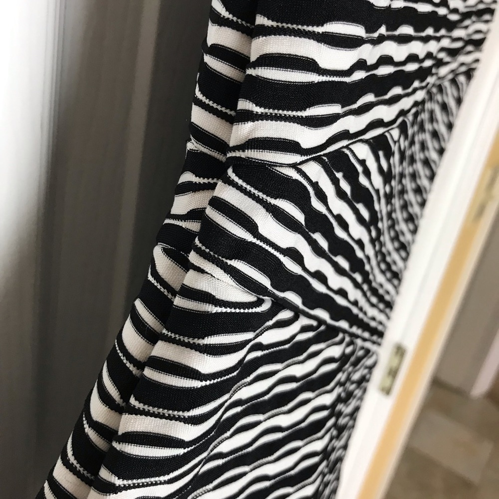 WHBM Bandage Top Size Small EUC - Picture 6 of 8